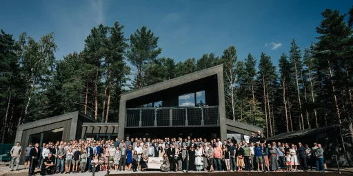 Eesti Puitmajaliit tähistas juubeliaastat sektori näituseruumi avamisega
