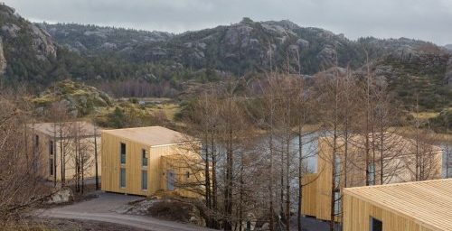 Aasta tehasemaja 2015 on Nordic Houses vabaaja-majade arendusprojekt Norras